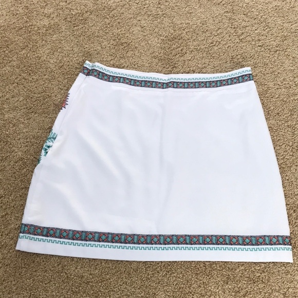 FREEWAY size M white embroidered mini skirt - Picture 3 of 7